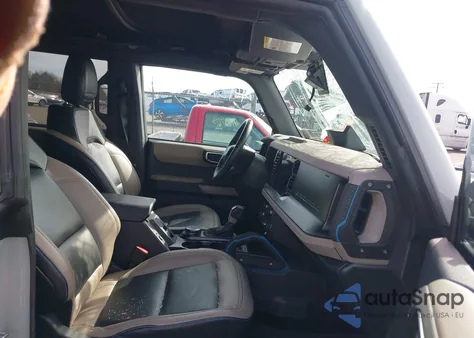 2023 Ford Bronco Wildtrak z USA, uszkodzony, nr VIN 1FMEE5DP9PLC11052